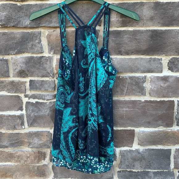 NWOT Express Flowy Tank Top - Picture 4 of 4